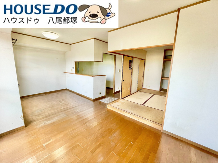 【ダイニング】
和室を開放すると広々とした空間に♪
