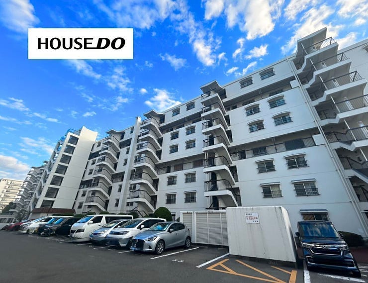 学校が徒歩10分圏内、スーパーまで徒歩3分の立地◎
近くに大きな公園もございます!