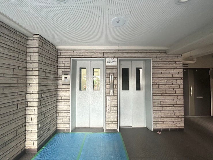 エレベータ二機ございます!