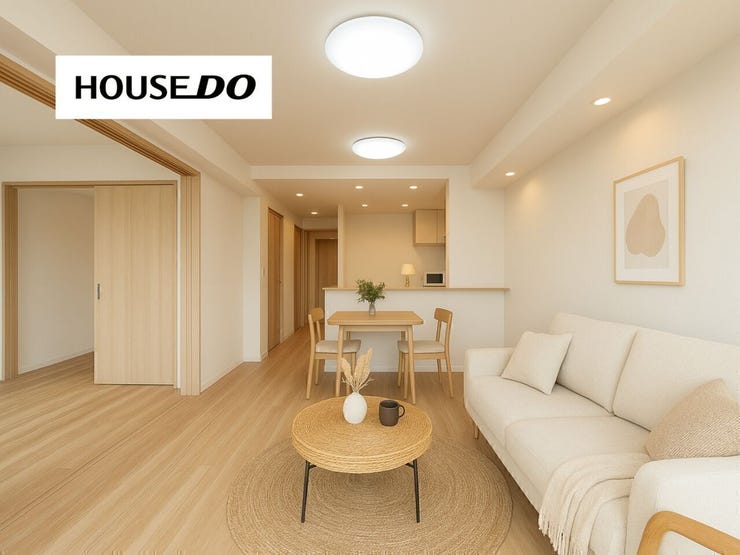 【リビング】
完成したばかりのリノベ空間!シンプルだから理想の暮らしを叶えやすい♪
※AIでインテリアを設置したイメージ図です