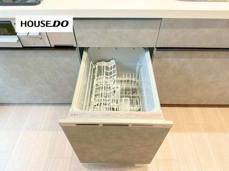 食洗機付きで、毎日の後片付けもぐっと時短。忙しいご家庭の家事負担を減らしてくれる嬉しい設備です。