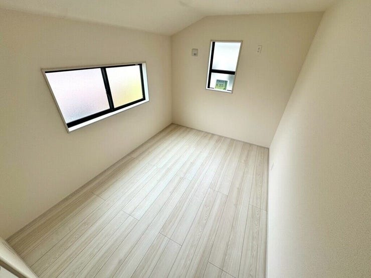 【Bedroom】主寝室や子ども部屋、在宅ワークにも使える洋室。暮らしに合わせて自由にレイアウトできます。