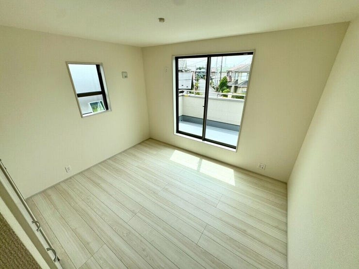 【Bedroom】ナチュラルな内装で、リラックスできる空間。寝室や書斎にも最適です。