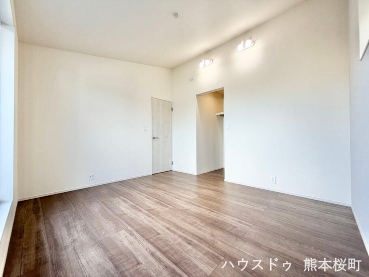 ■2階7帖洋室■心からリラックスできる静けさ、上質な眠りで、毎日をリセットします。明日への活力を養う空間です。