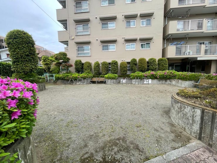 マンションすぐ横には公園