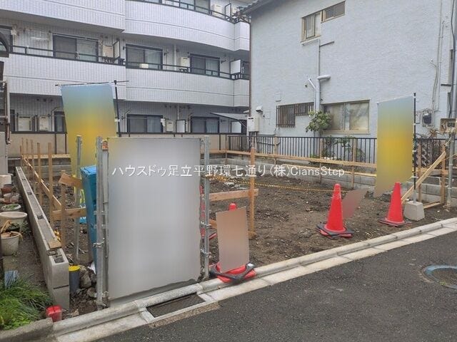 現在建築中。完成現場で参考見学可能です。