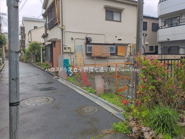 現在建築中。完成現場で参考見学可能です。