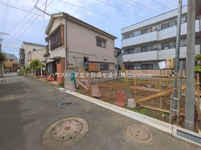 現在建築中。完成現場で参考見学可能です。