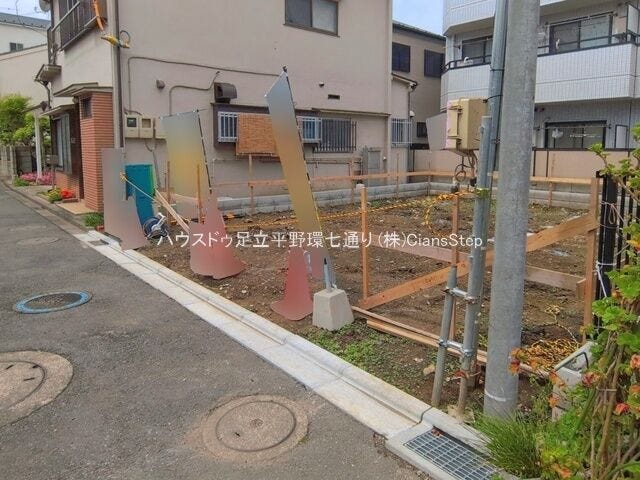 現在建築中。完成現場で参考見学可能です。