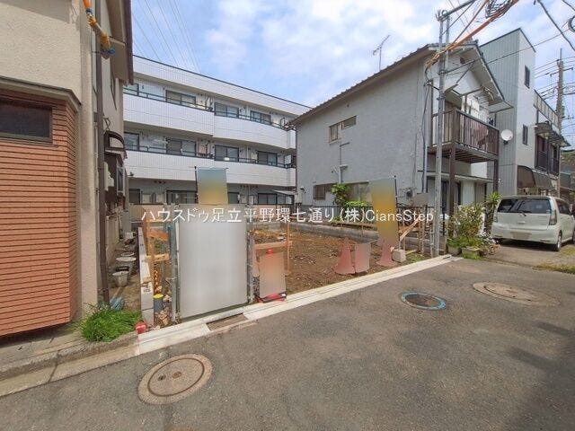 現在建築中。完成現場で参考見学可能です。