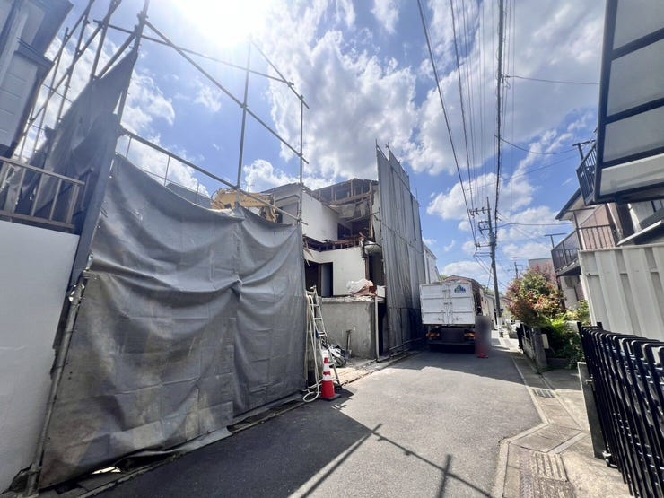 【外観】
2026.4.11現在
建物解体工事中!確定測量済×更地でのお渡しです♪