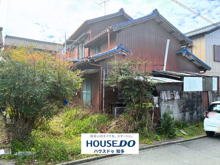 【外観】
約50坪!建築条件なし・解体更地渡し 。岡田小徒歩9分で通学安心 。陽当り良好な住宅街で理想の家を♪