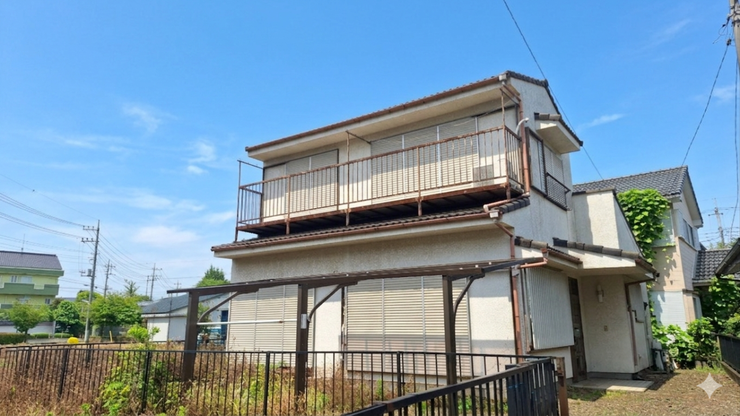 土地51.52坪 南側にはカーポートが設置されています