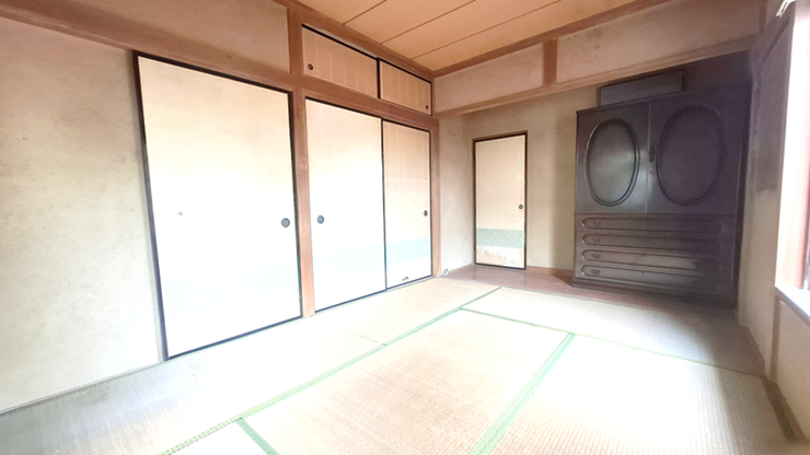 1階北側6帖和室 窓も西側・北側に設置されています キッチンへの行き来もスムーズな間取りです