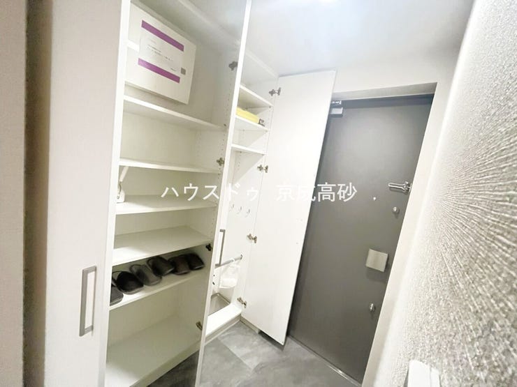大型の下駄箱収納でお気に入りの靴もたっぷり収納できますね!