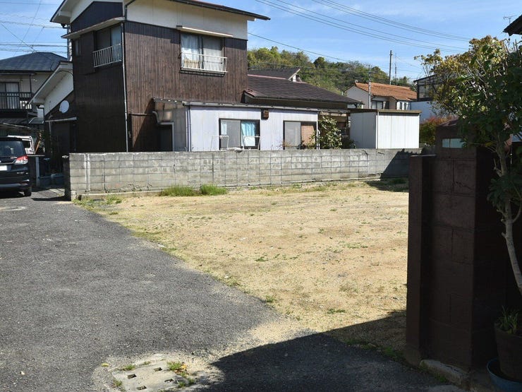 外観を南西側より撮影