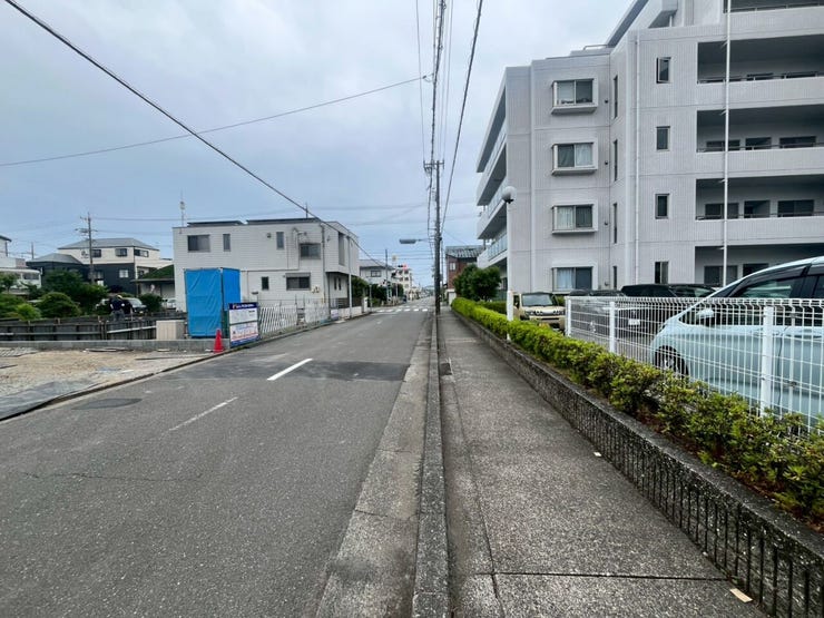 前面道路になります。