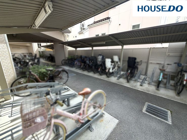 屋外・屋内駐輪場:月額150円~300円、自転車シール貼付要(無償)♪二段式・ラック式・平面式。2026年4月現在空き多数。空き要確認。