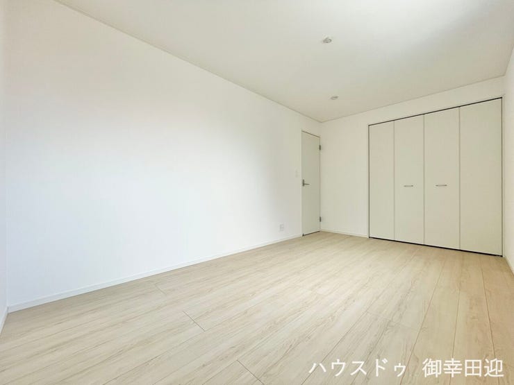 ■2階7.5帖洋室■心からリラックスできる静けさ、上質な眠りで、毎日をリセットします。明日への活力を養う空間です。