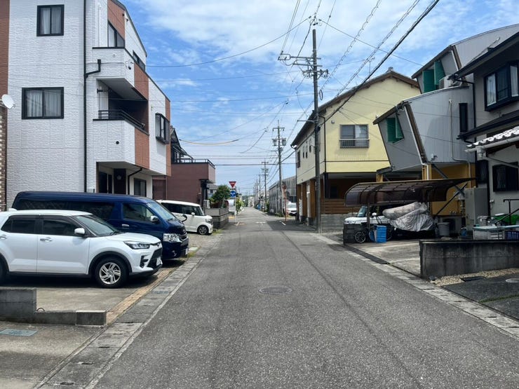 前面道路になります。