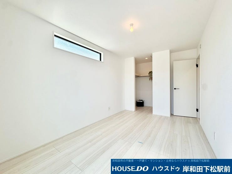 2階7帖洋室。広々したWIC完備♪家具の配置もしやすそうです♪