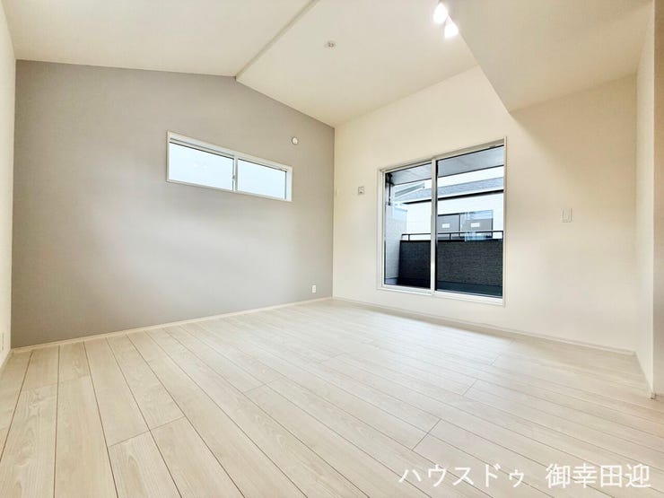■2階8.2帖洋室■心からリラックスできる静けさ、上質な眠りで、毎日をリセットします。明日への活力を養う空間です。