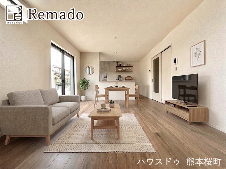 【リビング】
■家族の笑顔が集う中心地■お気に入りの家具を迎え、窓からは心地の良い光が差し込みます。※CGで家具を配置しています。