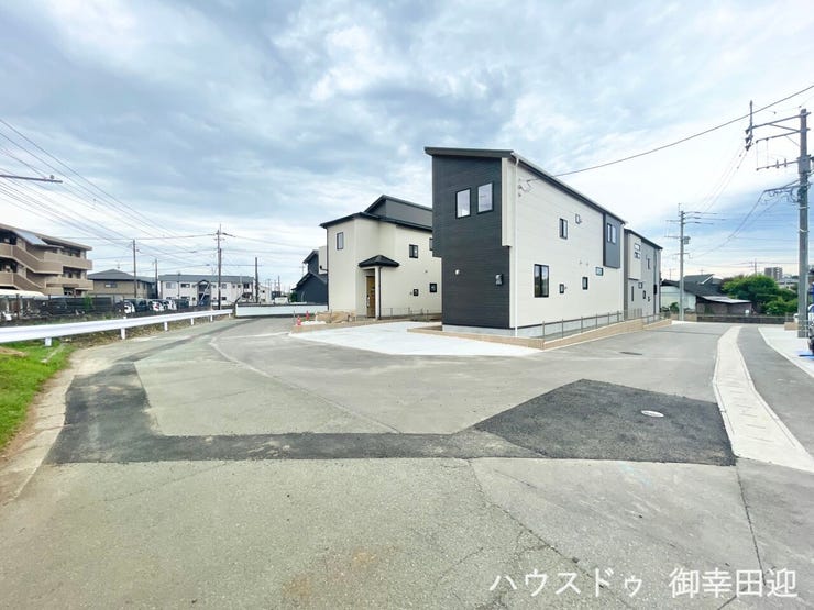■理想を叶える新しい暮らしの舞台■高いデザイン性と機能性を兼ね備えた住まい。ここで、家族の新しい物語が始まります。