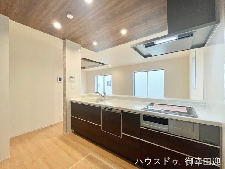 ■家族の「美味しい」が集まる舞台■高い機能性と美しいデザインを両立。料理する人も、待つ人も、笑顔になれる場所です。