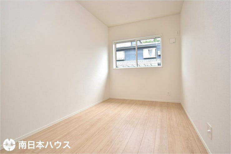 【洋室】5.5帖の洋室です!即日現地のご内覧可能です!お気軽にお問い合わせください♪