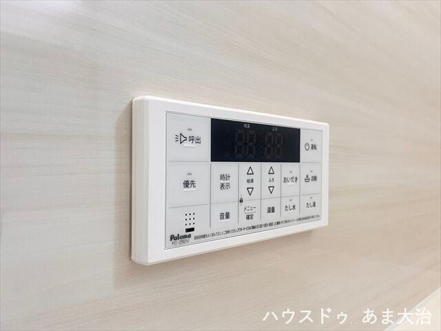 シンプル表記で見やすい給湯パネル。