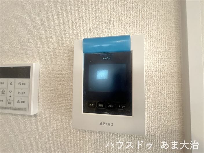 モニター付きインターフォンは防犯面でも安心ですね。
