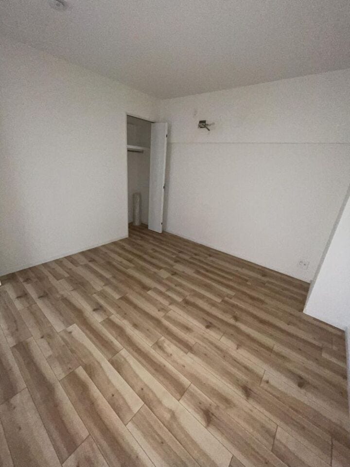 約6帖の洋室は子供部屋や在宅ワークスペースにもおすすめ。使い勝手の良い整形タイプです。