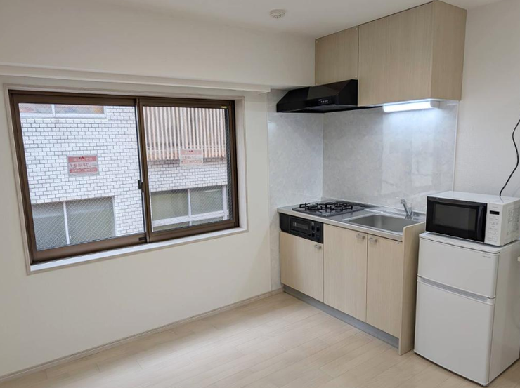 白を基調とした内装で、どんな家具にも合わせやすい空間