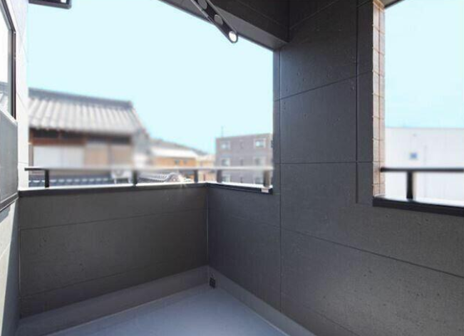 急な雨でも安心して使える、インナーバルコニーです。