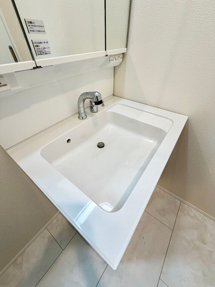 広さがあるので、洗髪はもちろんのこと、ちょっとした洗濯物の手洗いにも最適です♪