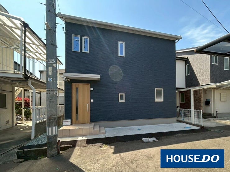 【外観】
長期優良住宅×注文住宅仕様の高品質オール電化住宅♪
南側が抜けていて日当たり良好
無駄のない住みやすい間取り♪