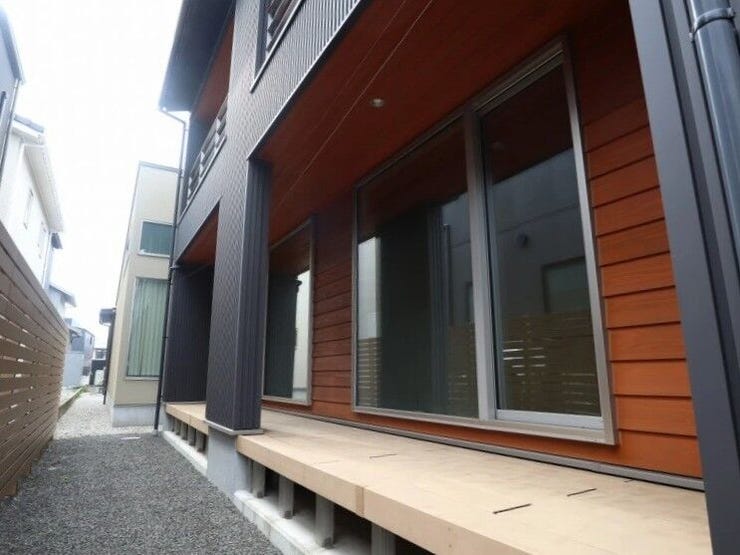 お家時間が充実するテラス!おやつの時間を楽しんだり、花火やシャボン玉遊びも!