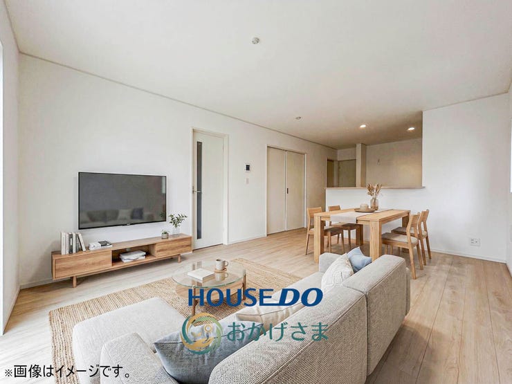 【リビング】
※画像は家具設置イメージです。