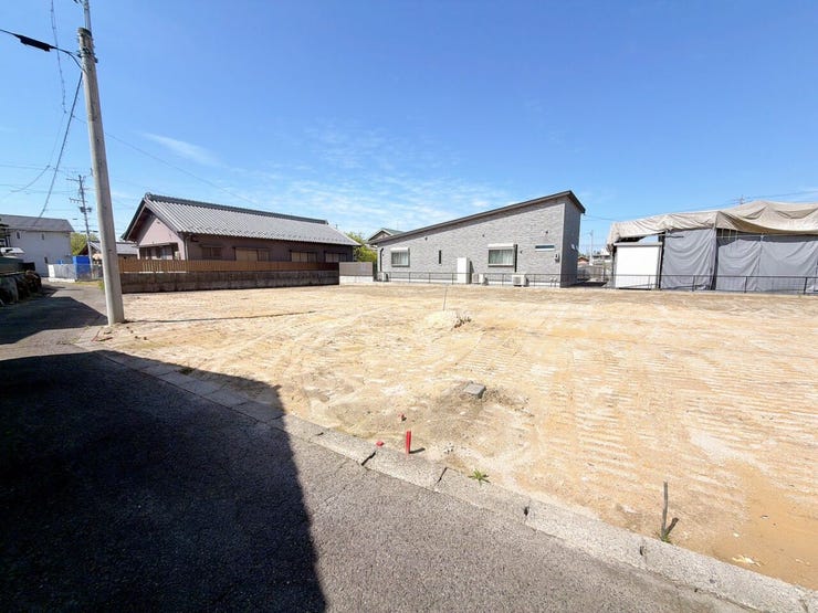 【見学予約】
当物件と同様の物件の見学も可能です!
実際の間取りや雰囲気を体感しながら住まいをイメージできます!気になる方はぜひお気軽にお問い合わせください♪
TEL:0120-729-710