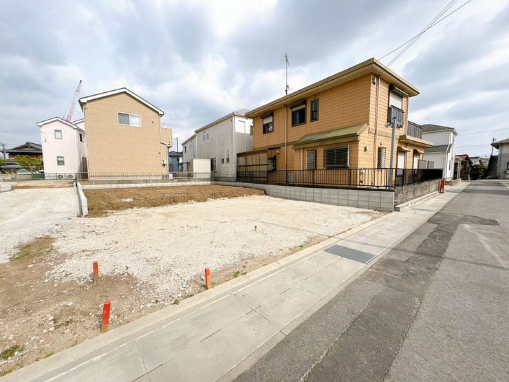 完成前の物件購入が不安な方は、同じ建築会社の別物件を内覧することで
物件の雰囲気を確認できます!
ハウスドゥ小牧味岡店は即対応が可能です!ぜひご相談ください!