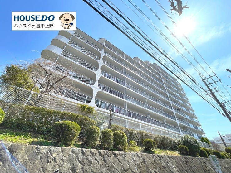 大阪モノレール線「少路」駅徒歩10分!ロマンティック街道沿いに位置する当マンションは「緑ヶ丘の特等席」とも言える好立地♪週末のお茶会場所には困りません♪