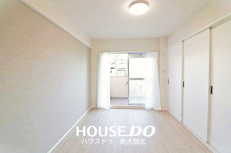 ■リビング横の洋室です!
■窓からは気持ちのよい光が差し込みます!毎朝気持ちよく起きられそうですね!