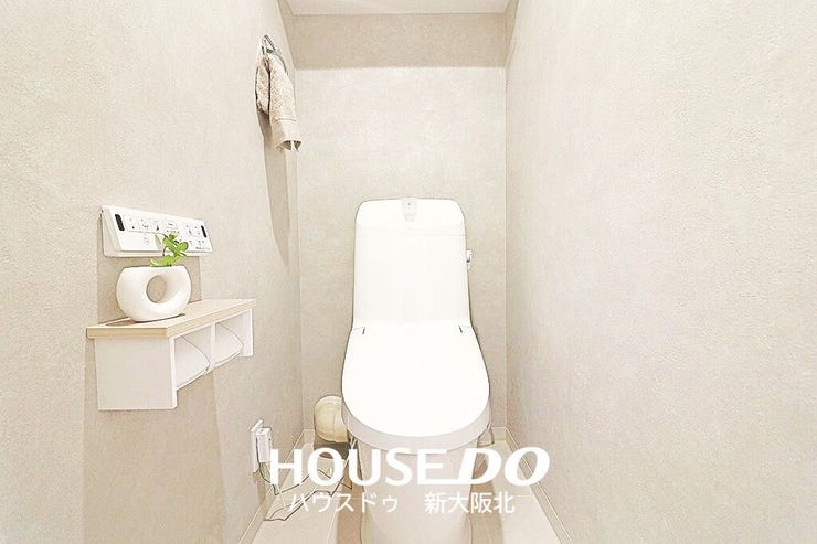 ■年中いつでも快適にご使用いただける温水便座付きトイレ!
■壁掛けリモコンがついているので操作もスムーズです!