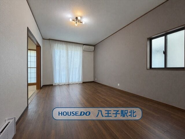 【リビング】
※実際の写真から家具等を消すCG加工をしています。