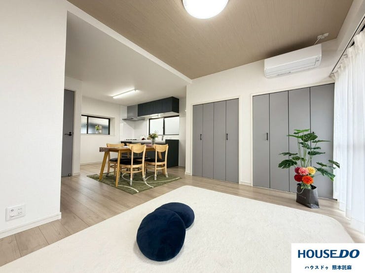 【リビング】
2026年2月内外リフォーム完工済!