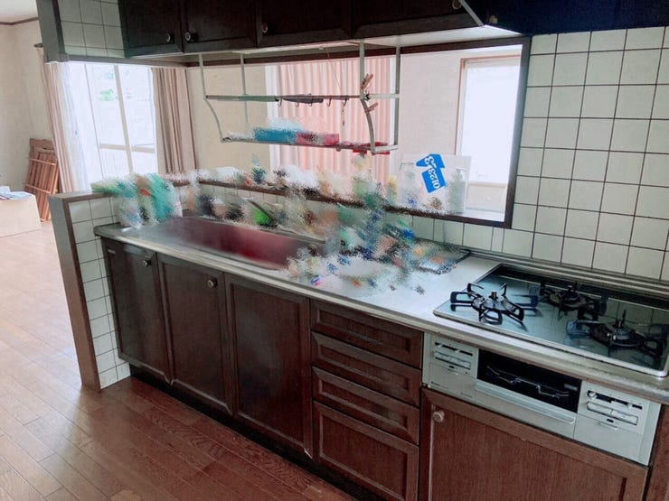 キッチンは広々としており、3口ガスコンロを採用。火力の微力な調整が可能なガスはお調理好きな方もおすすめです!煮込み料理から中華料理まで様々なお料理を楽しめます。