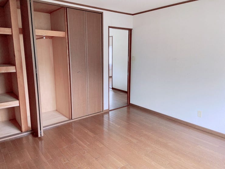 2F 洋室は収納スペースも充実♪