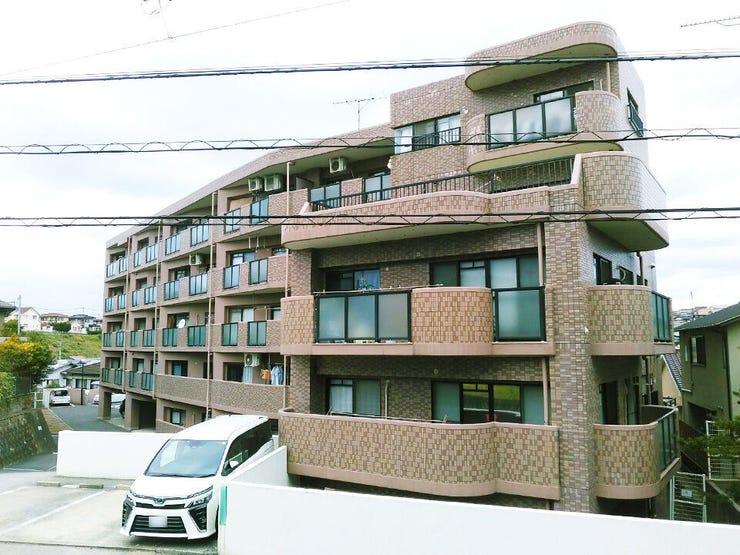 【外観】
ファミリーの方に大人気の守恒地区の3LDKのマンション♪守恒中学校まで徒歩約4分、は通学便利で魅力的ですね!グランドパレス守恒II 3LDK♪◆守恒小・守恒中学校