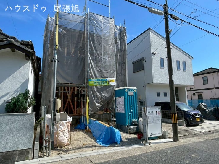 【駐車2台可能】車を2台所有している方には嬉しい、駐車スペースがしっかり確保された物件。来客時にも余裕を持って駐車できるため、家族や友人との時間ももっと楽しくなります。暮らしにゆとりが生まれますね。